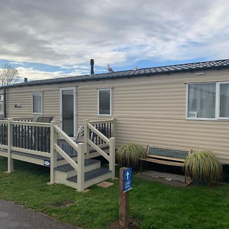 Gold Plus 6 Berth Caravan In New Beach With Parking Wifi And Decking Hotel Dymchurch Exterior photo