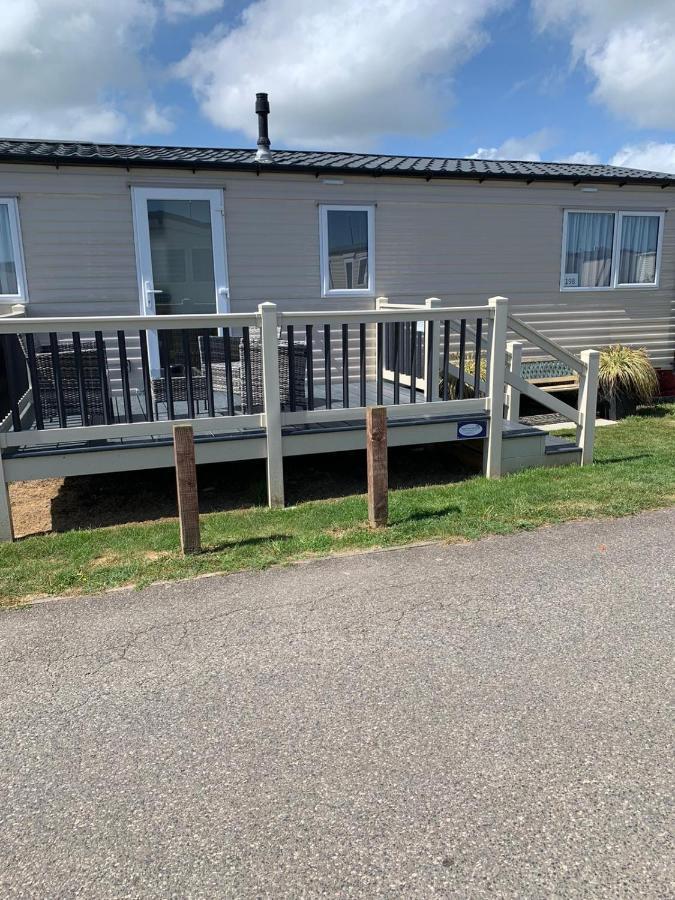 Gold Plus 6 Berth Caravan In New Beach With Parking Wifi And Decking Hotel Dymchurch Exterior photo