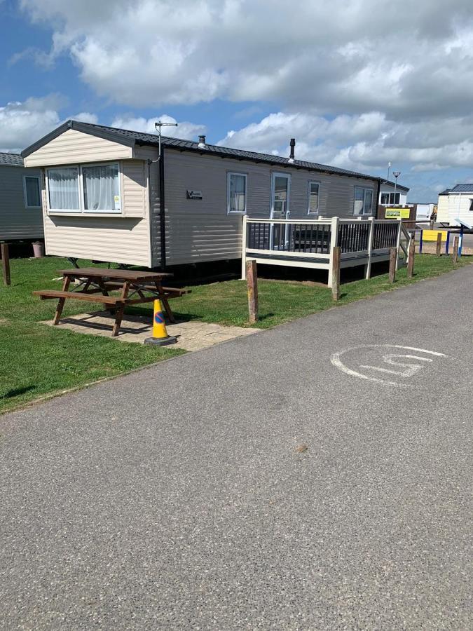 Gold Plus 6 Berth Caravan In New Beach With Parking Wifi And Decking Hotel Dymchurch Exterior photo